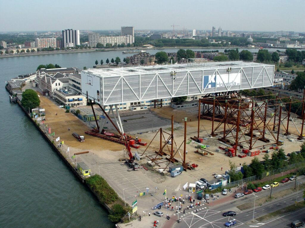 De Brug in aanbouw te Rotterdam